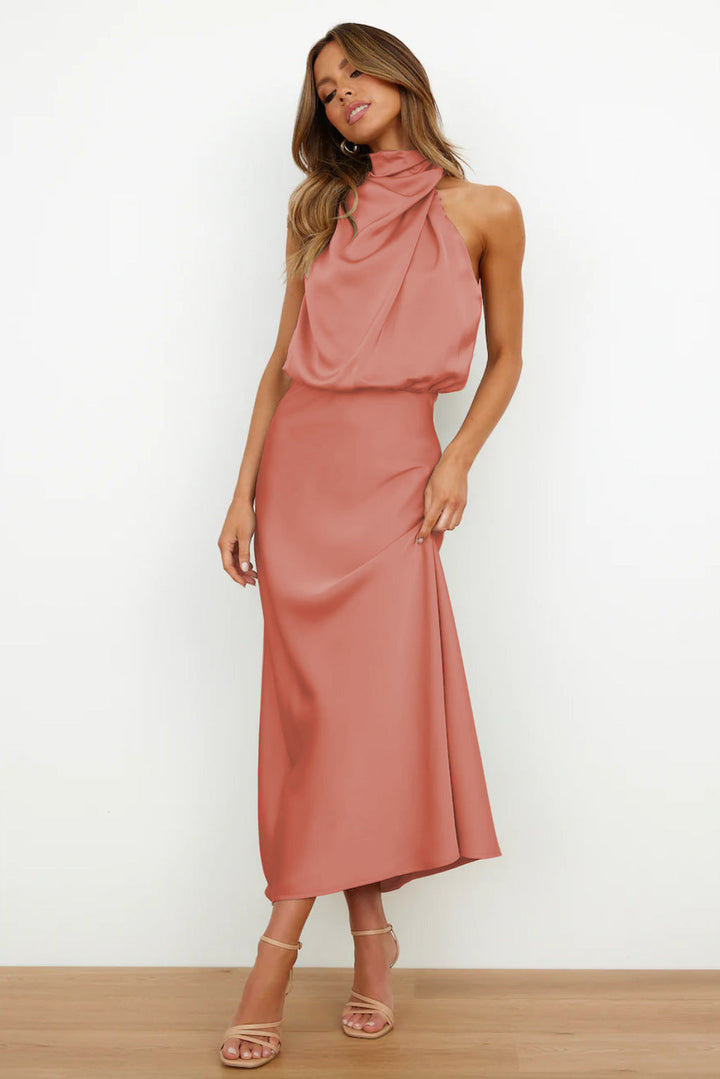 Carlina | Vestido Longo de Cetim com Decote Halter