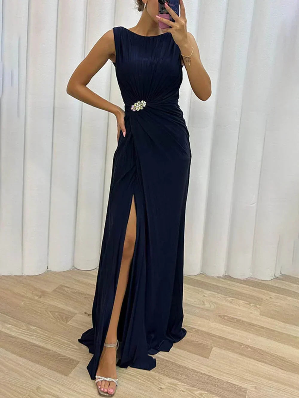 Kendra - Vestido Maxi Dividido Atemporal e Elegante
