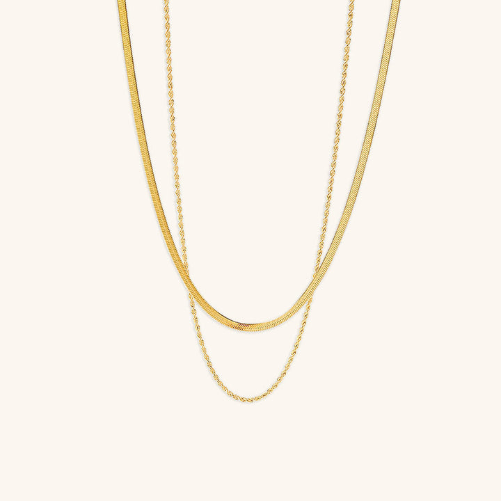Colar de Corrente Dourada em Camadas Hailey