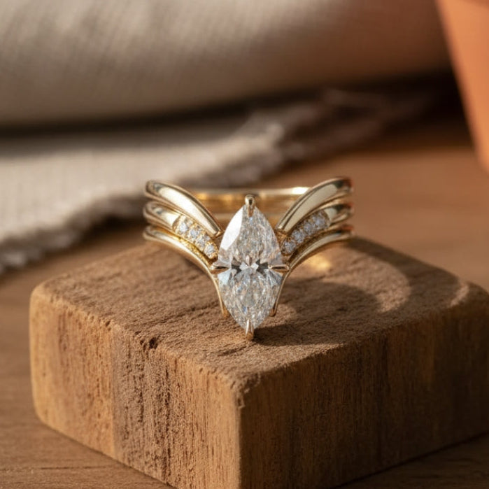 Anel Dourado Drop Crown