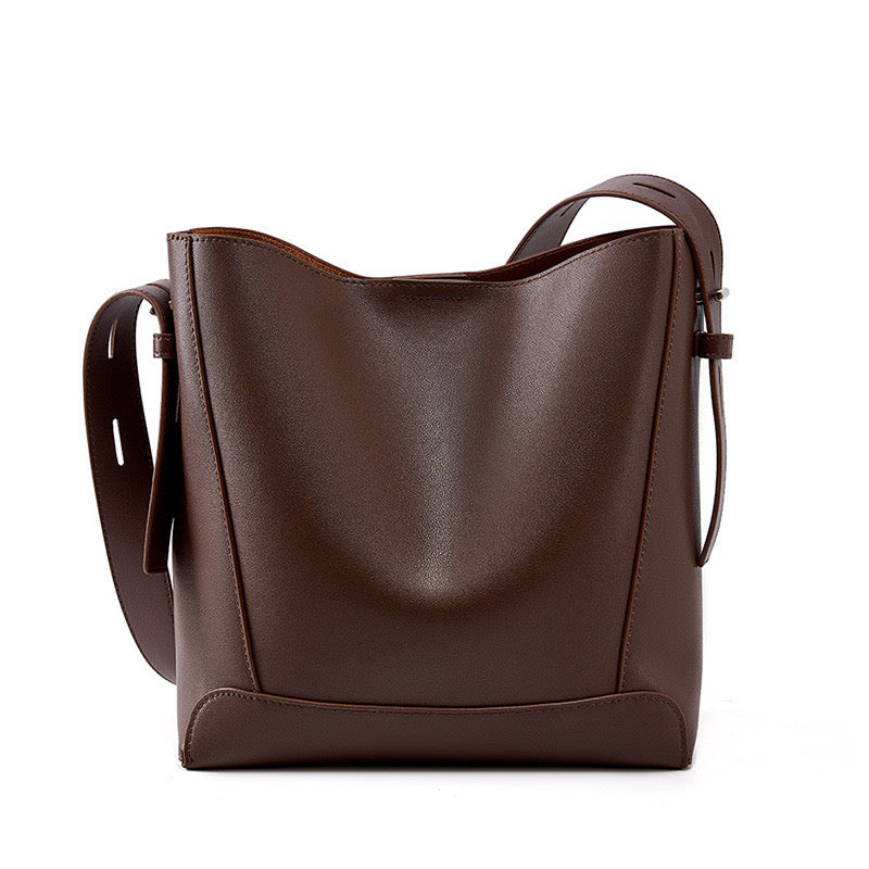 Bolsa Bucket Oversized de Couro Genuíno para Transversal e Ombro