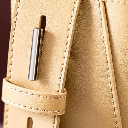 Bolsa Bucket Oversized de Couro Genuíno para Transversal e Ombro