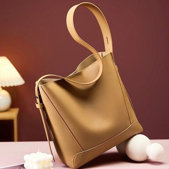 Bolsa Bucket Oversized de Couro Genuíno para Transversal e Ombro