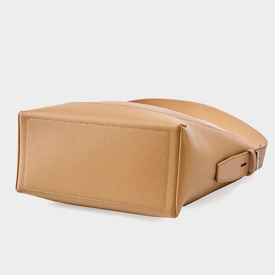 Bolsa Bucket Oversized de Couro Genuíno para Transversal e Ombro